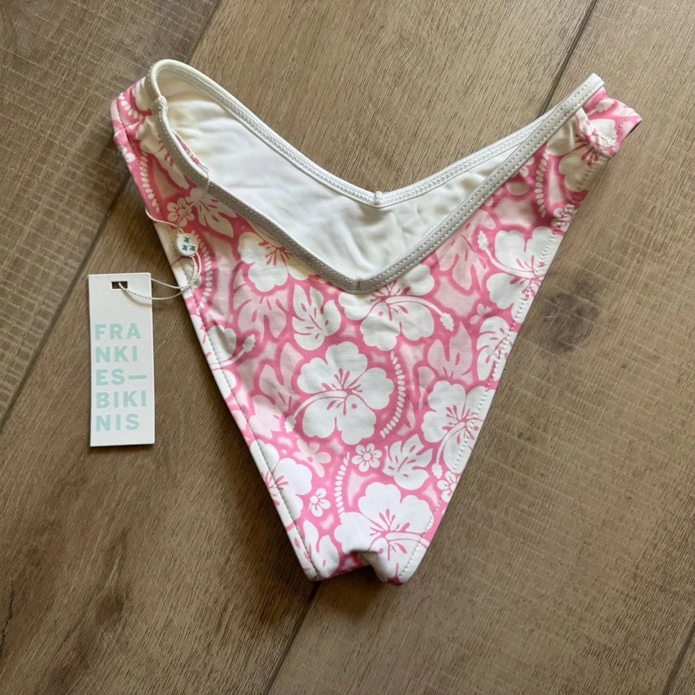 Sold - Picture 3 of 7